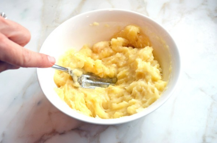 Çatlamış topukları anında pamuk gibi yapacak! Çatlamış topuklardan kurtulmak için doğal çözümler G5