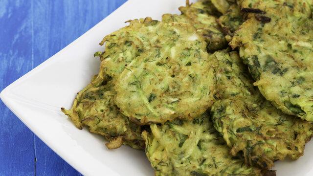 Airfryer pırasalı mücver tarifi ve malzemeleri nedir? Airfryer'da pırasalı mücver nasıl yapılır?