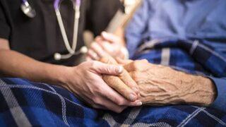 Darülaceze hemşiresi ölümden birkaç saat önce yaşananları teker teker açıkladı! Her şey böyle başlıyor...