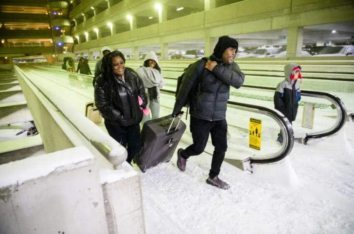Sıcaklık 1 saat içinde tarihi düşüşe geçti! Amerika’da ‘bomba siklonu’ alarmı verildi... Bilanço ağır: En az 12 ölü G1