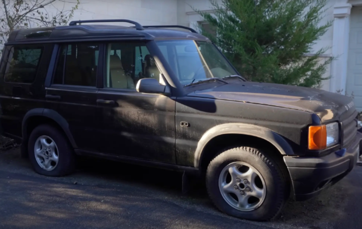 Milyonlarca dolar değerindeki terk edilmiş malikaneyi keşfettiler! Ardından büyük bir trajedi çıktı... Kapının önünde lüks arabalar bile var G3