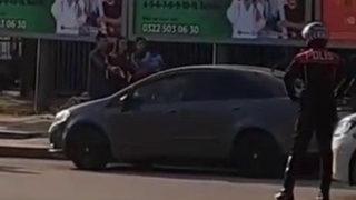 Adana'da hareketli anlar! Boşanmak istemeyen uzman çavuş üç kişiyi silahla rehin aldı...