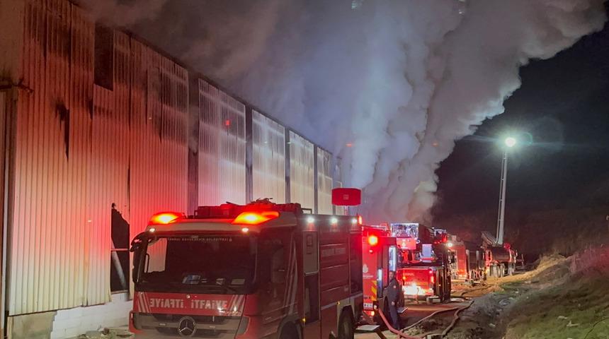 Son dakika: Geri dönüşüm tesisinde yangın! Çok sayıda itfaiye sevk edildi