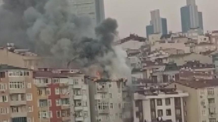 Kağıthane'de korkutan yangın! Çok sayıda ekip müdahale etti