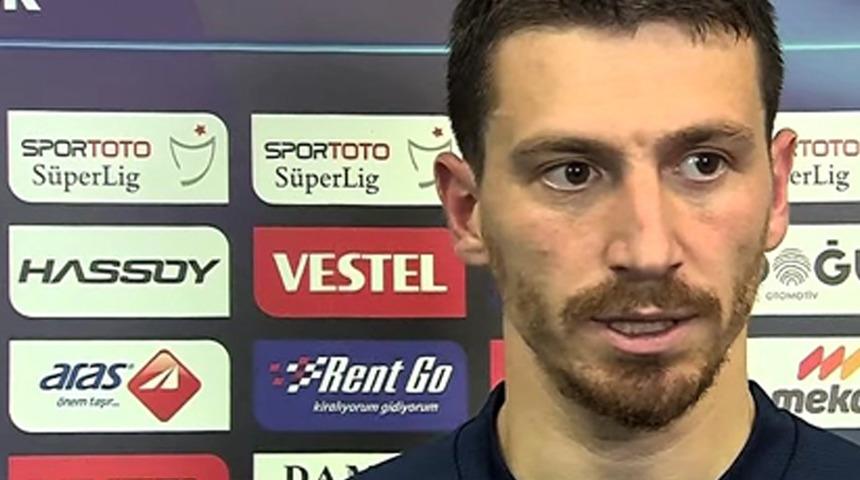 Ma&ccedil;ın &ouml;n&uuml;ne ge&ccedil;en olay! Mert Hakan Yandaş, kendisine g&uuml;venlik g&ouml;revlisinin saldırdığını s&ouml;yledi!