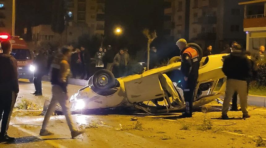 Adana'da trafik kazası! 2 kişi yaralandı