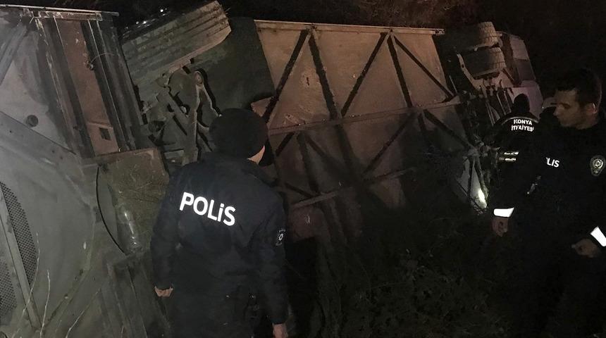 SON DAKİKA | Konya'da yolcu otobüsü kaza yaptı! Yaralılar var