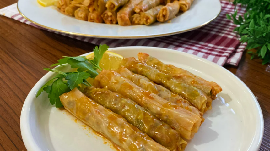 Yok böyle lezzet... Dağılmayan lahana sarması tarifi! Lahana sarması nasıl yapılır?