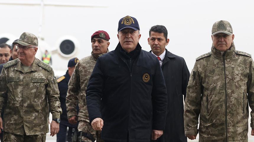 Son dakika: Bakan Akar'dan sınır hattına kritik ziyaret! TSK komuta kademesiyle Hatay'da incelemede bulundu