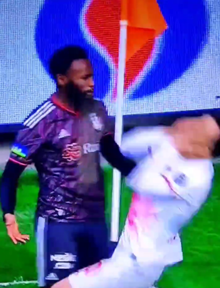 Son dakika: 'Terbiyesizlik, ahlaksızlık!' Erman Toroğlu canlı yayında çıldırdı! Gaziantep FK - Beşiktaş maçında N'Koudou'nun pozisyonu için Atilla Karaoğlan'a ağır sözler... G2