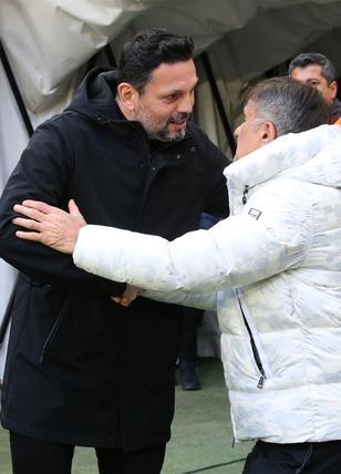 Erol Bulut maçtan sonra isyan etti! "Kırmızı kartı vermedi!"