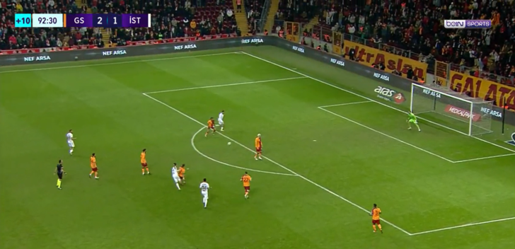 Son dakika: Galatasaray - İstanbulspor maçına damga vuran pozisyon! 90+3'te tüm stadyum dondu kaldı... G2