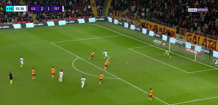 Son dakika: Galatasaray - İstanbulspor maçına damga vuran pozisyon! 90+3'te tüm stadyum dondu kaldı... G4