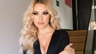 Hadise göğüs dekolteli fotoğraflarını peş peşe paylaştı! Cesur pozlara bakan bir daha baktı