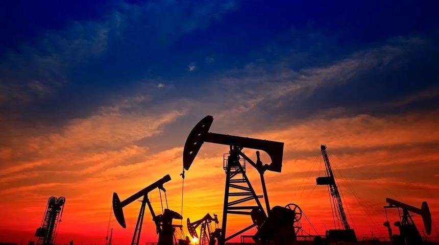 Brent petrolün varil fiyatı 77,23 dolar