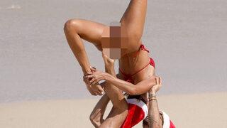 Izabel Goulart ve futbolcu sevgilisi Kevin Trapp Noel tatilinde aşka geldi! Plajda sarmaş dolaş