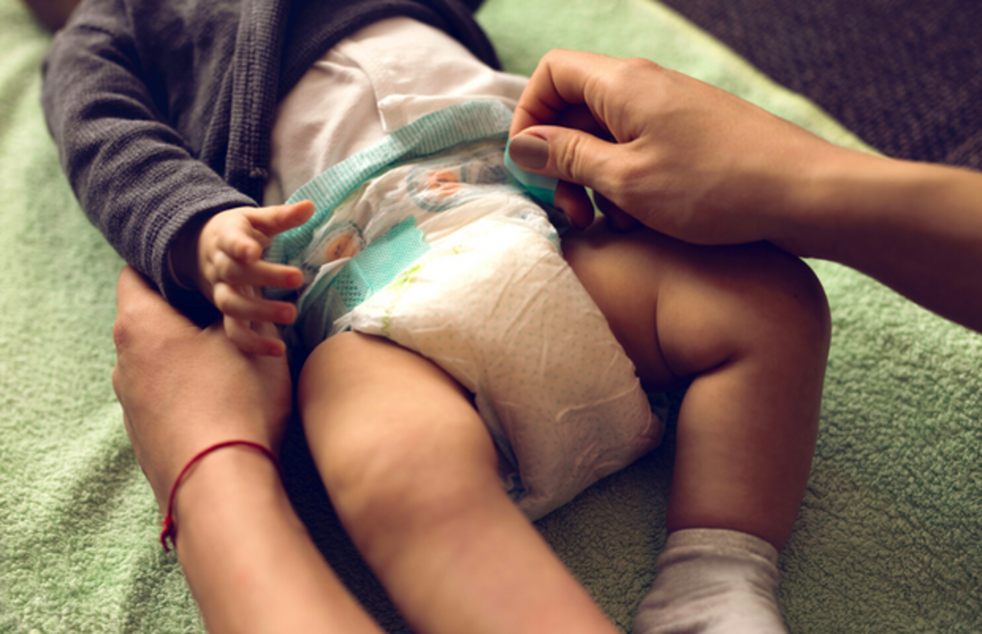 Bebeğinizin cildine zarar vermeden onu çepeçevre saracak 2022 yılının en iyi bebek bezleri