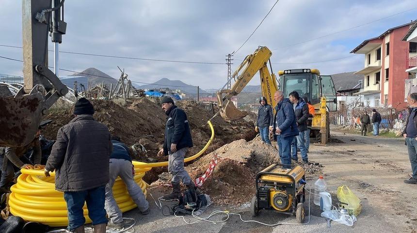 Arapgir’de doğalgaz çalışmaları hız kesmeden devam ediyor