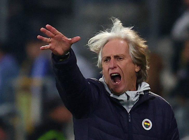 Derbide yenildi, liderliği kaptırdı! Karşılaşmanın ardından Jorge Jesus soyunma odasına çılgına döndü G1