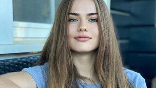 Dünyanın en güzel kızı Kristina Pimenova yılbaşı pozuyla kendine hayran bıraktı