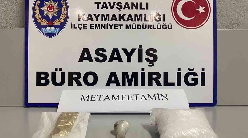 Kütahya’da piyasa değeri yaklaşık 83 bin 783 TL olan uyuşturucu ele geçirildi