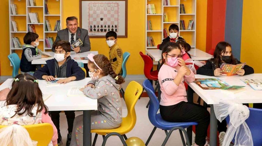 Mersin’de kütüphanesiz okul kalmadı