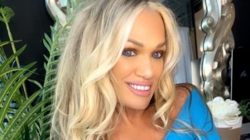 Yaşına kimseyi inandıramıyor! “Dünyanın en seksi büyükannesi” lakabına sahip Gina Stewart transparan iç çamaşırı takımıyla heyecanlandırdı