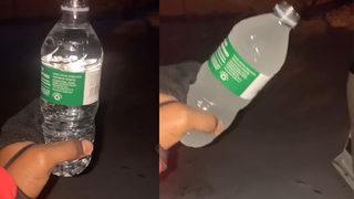 Amerika’daki kar fırtınasının gerçekliğini böyle gösterdi! Kapağını açtığı pet şişe saniyeler içinde dondu