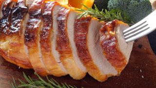 Zuhal Topal'la Yemekteyiz nefis yılbaşı yemeği: Fırında kestaneli iç pilavlı hindi! İşte tarifi ve malzemeleri