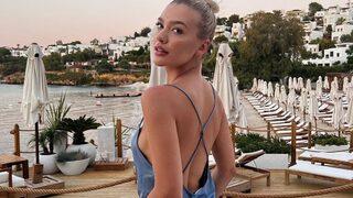 Melisa Döngel yataktan bornozlu pozunu paylaştı! Takipçileri kayıtsız kalamadı