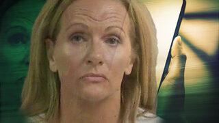 Tatilleri başlamadan sona erdi! Kocasının cep telefonunda uygunsuz fotoğraflar bulan kadın herkesin içinde eşine saldırdı