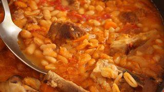 Lezzet değil zehir saçıyorlar! Sevilerek yeniliyor ama kalp krizi ve beyin kanaması riskini artırıyor