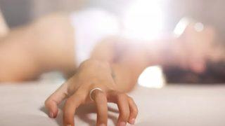 Aklınız hayaliniz şaşar! Psikolog 3 adımda en iyi yalnız seksi yaşamanızın yolunu paylaştı