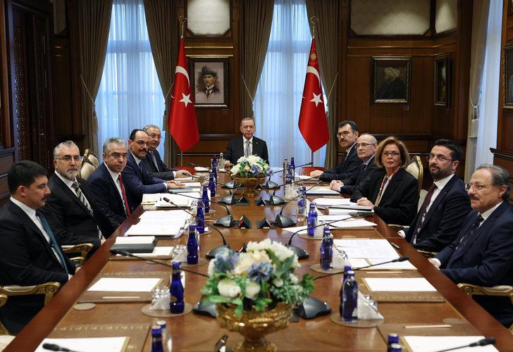 Cumhurbaşkanı Erdoğan, Cumhurbaşkanlığı Politika Kurulu başkanvekilleriyle görüştü