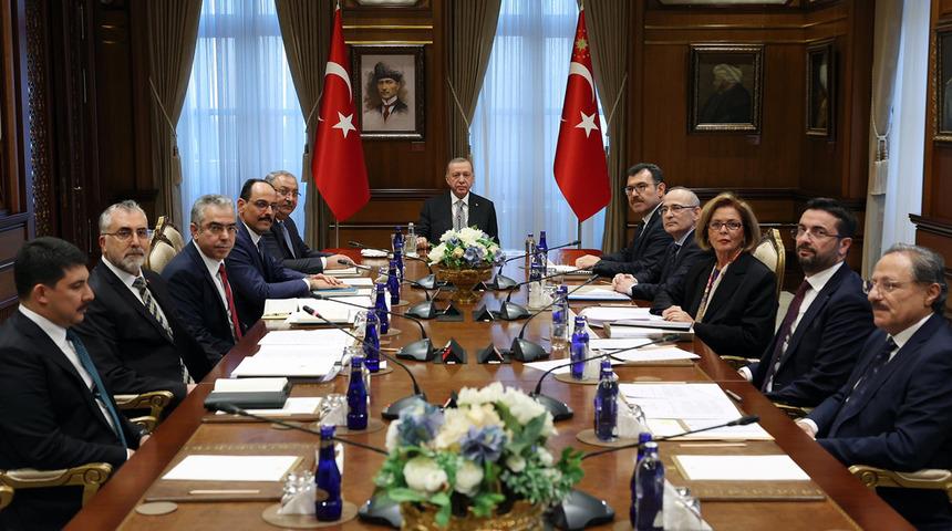 Cumhurbaşkanı Erdoğan, Cumhurbaşkanlığı Politika Kurulu başkanvekilleriyle görüştü