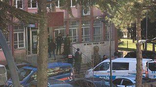 Konya'da polise mukavemette bulunan 4 zanlıdan 2'si tutuklandı