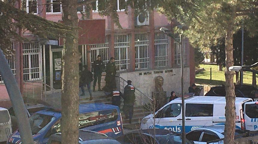 Konya'da polise mukavemette bulunan 4 zanlıdan 2'si tutuklandı