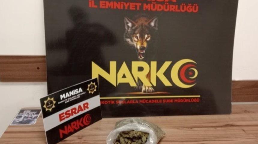 Manisa'da otomobilde 600 gram esrar ele geçirildi