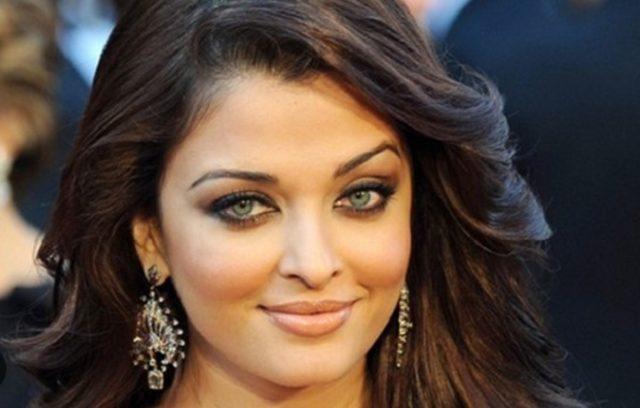 Hintli kainat güzeli Aishwarya Rai son haliyle şaşırttı! Tacını takıp yerde yemek yemişti