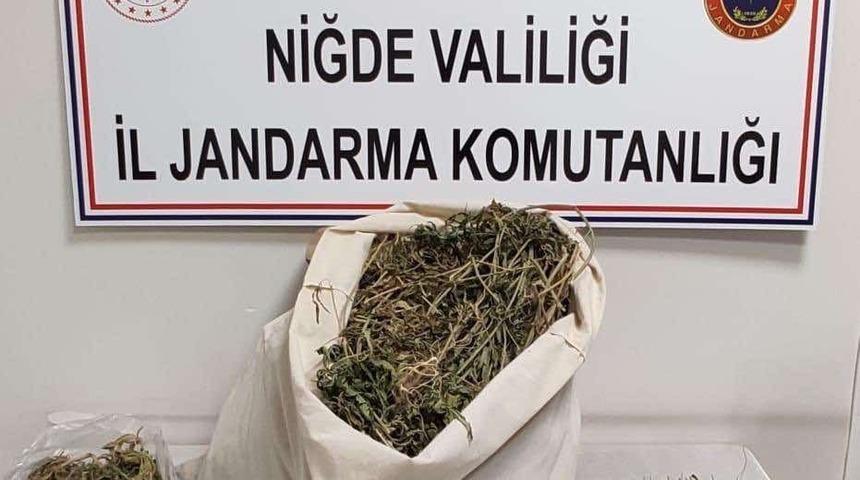 Jandarma operasyonunda 4 kilo 700 gram uyuşturucu ele geçirildi