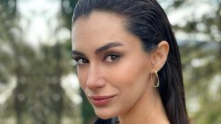 Hande Doğandemir'den dekolteli asansör pozu! 'Hazır mıyız yeni yıla?'