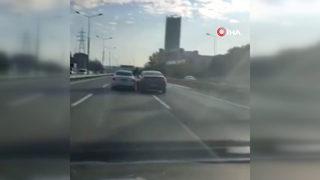 Basın Ekspres'te akıllara durgunluk veren olay! Trafik magandası seyir halindeyken başka bir araca saldırdı