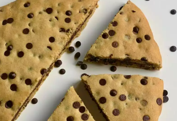 Görüntüsüyle iştah kabartan Cookie pie tarifi! Dev cookie nasıl yapılır?