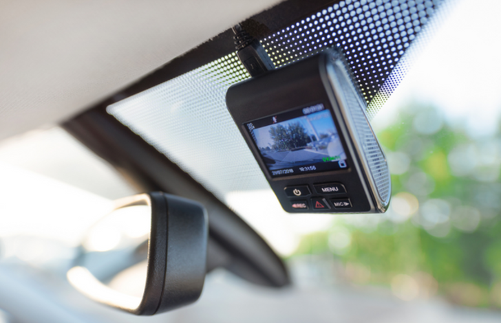 Aracında güvende hissetmek isteyenler için 2022 senesinin en iyi araç içi kameraları