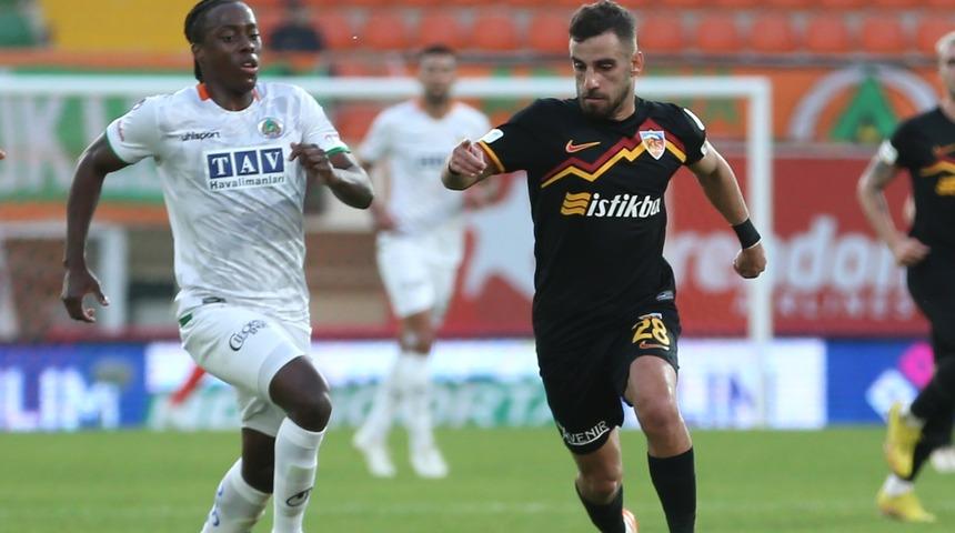 Alanyaspor Kayserispor'u 3-1 mağlup etti! Penaltı tekrar edildi ortalık karıştı