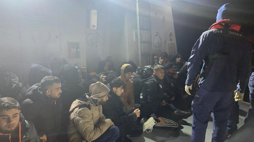 Bodrum açıklarında 35 düzensiz göçmen yakalandı