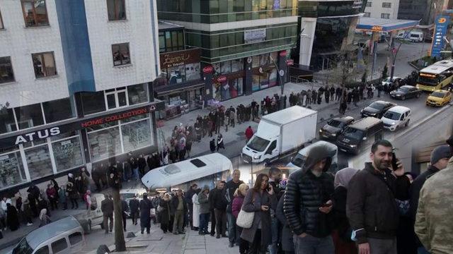 SON DAKİKA | SGK önünde EYT kuyruğu! Sabah saatlerinde akın ettiler: Pirim günleri...