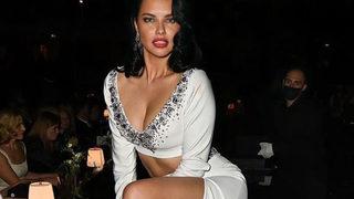 Victoria's Secret'ın en güzel modellerinden Adriana Lima Katar'da podyuma çıktı! Büyük beden model olmuş