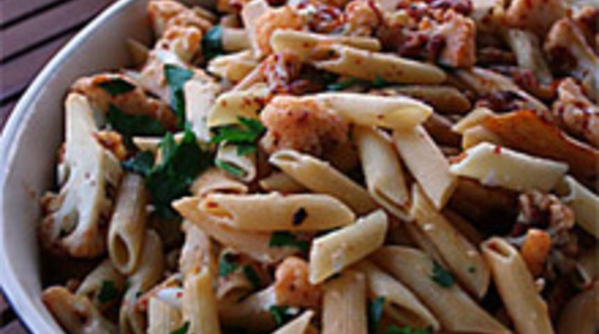Acılı Karnıbaharlı Makarna