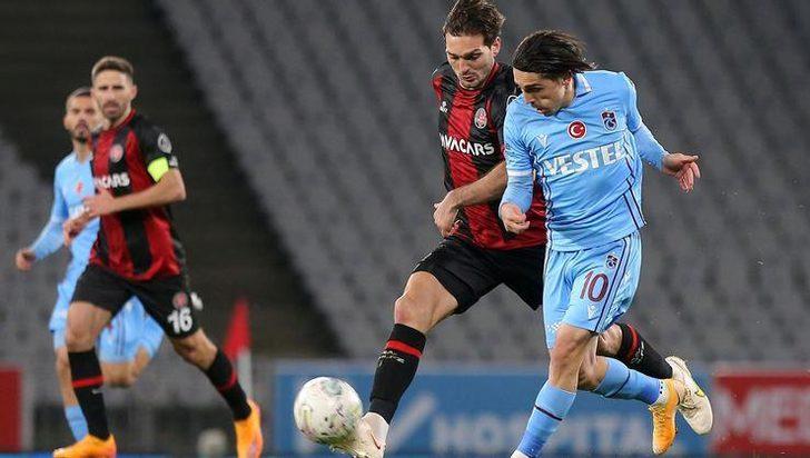 Trabzonspor taraftarı isyan etmişti! Karagümrük 2 Türk kuralı ile sahaya çıkarak ihlal mi yaptı? Karagümrük Trabzonspor maçında kural hatası mı var? G2